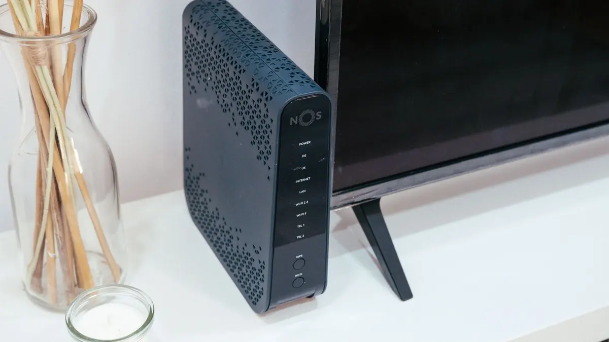 Box internet près de la TV pour filtrer le réseau en plus du contrôle parental iptv +18